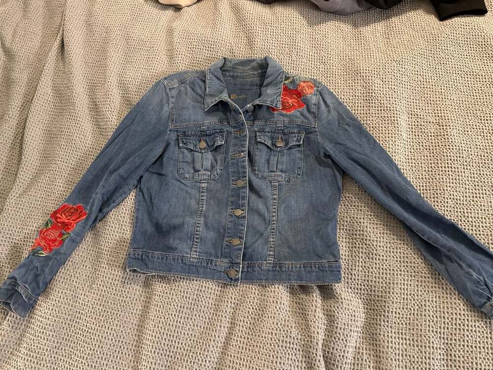 KUT from the Kloth Denim Jacket Size L Rose Embroidered Blue